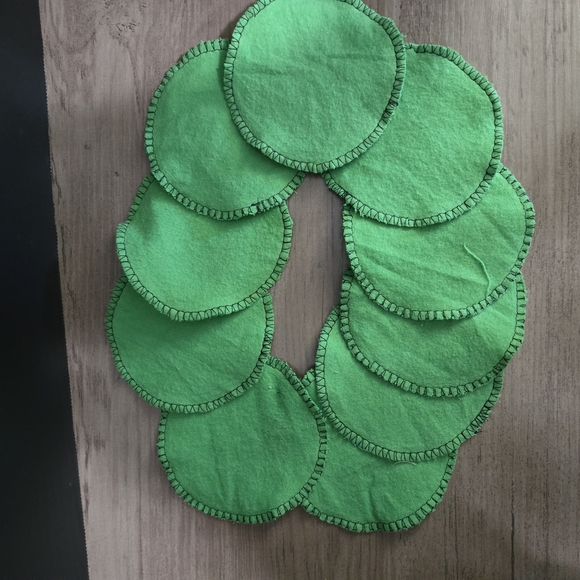 10 Pack Of Handmade 2 Ply Reusable Green Facial Rounds Green - Picture 1 of 3